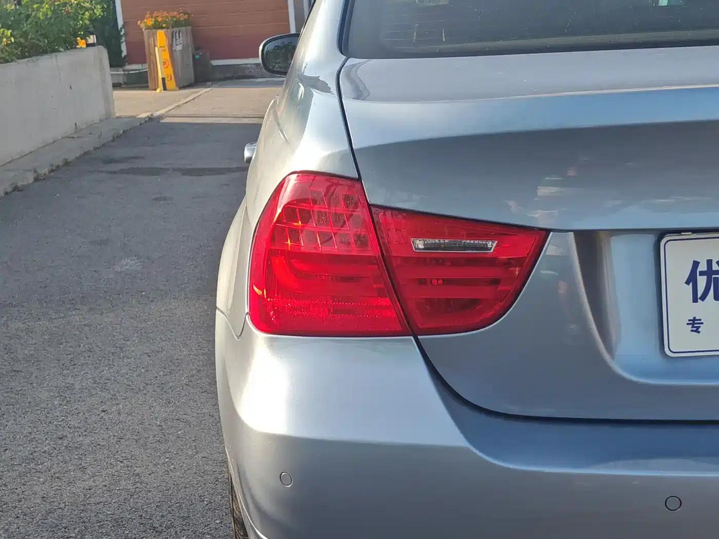 BMW 3 Series 2011 318i Leading Edition — миниатюра 21