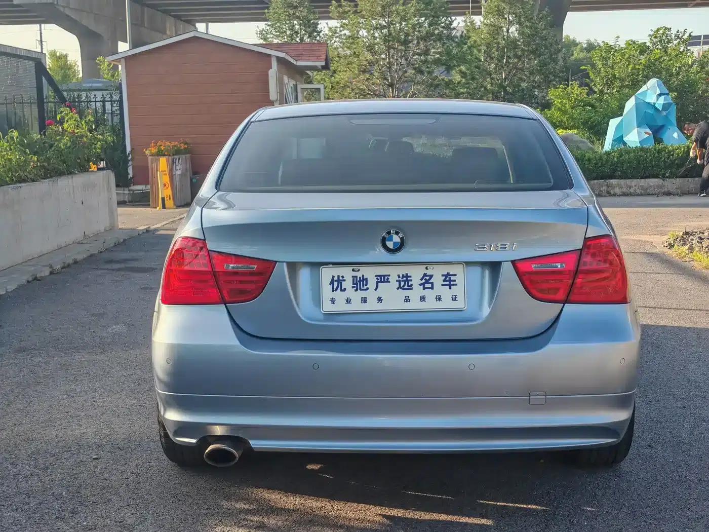 BMW 3 Series 2011 318i Leading Edition — миниатюра 23