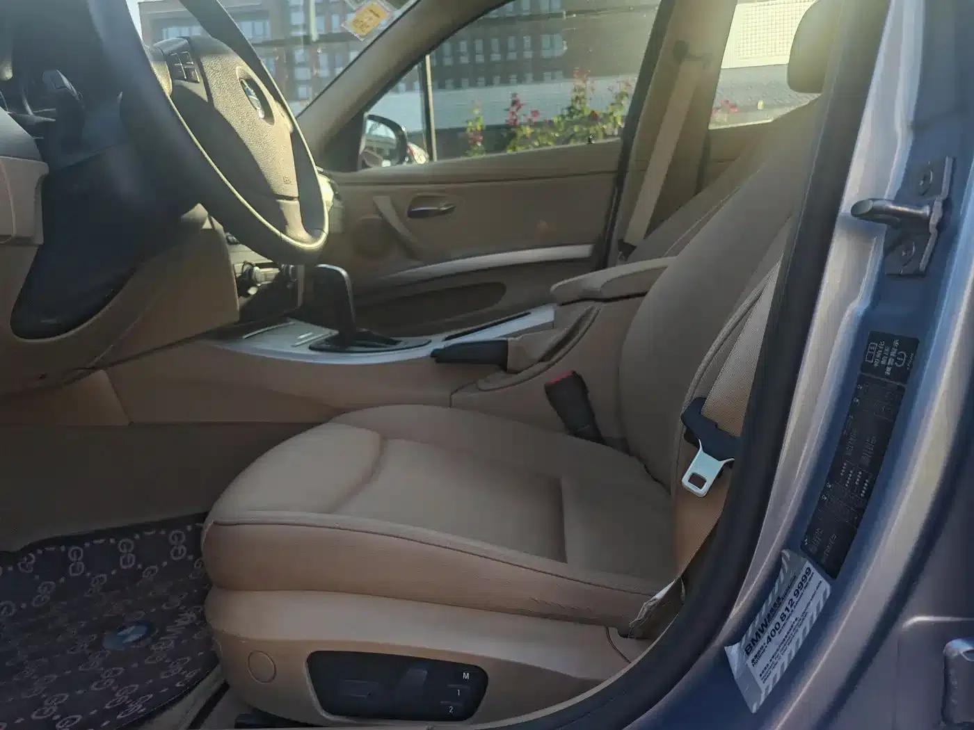 BMW 3 Series 2011 318i Leading Edition — миниатюра 4
