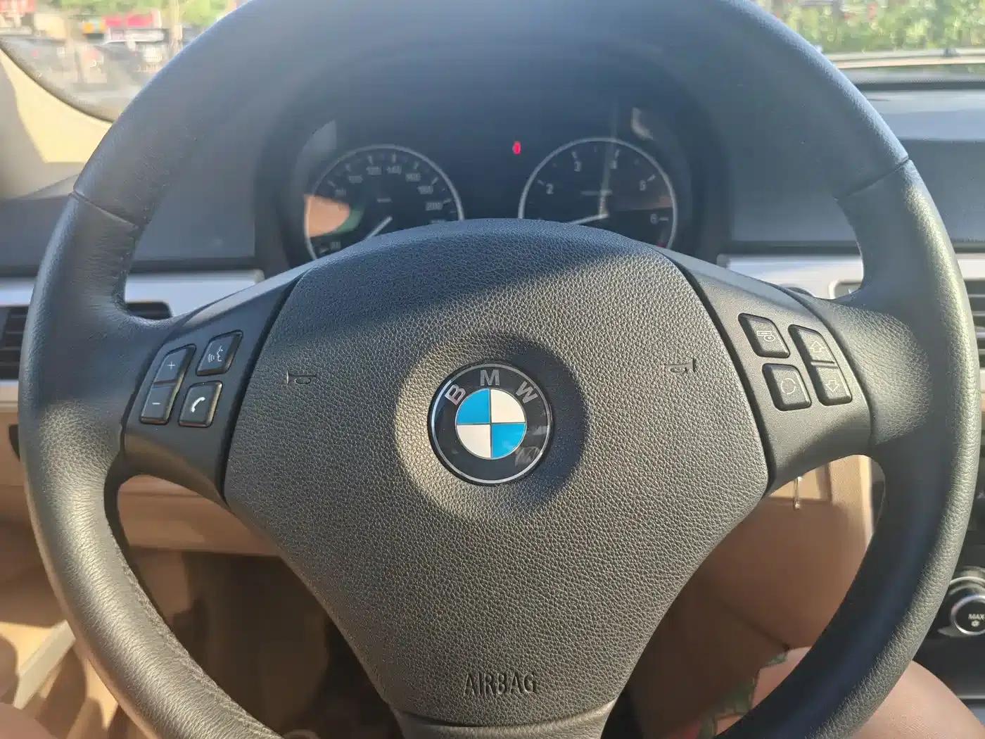 BMW 3 Series 2011 318i Leading Edition — миниатюра 6
