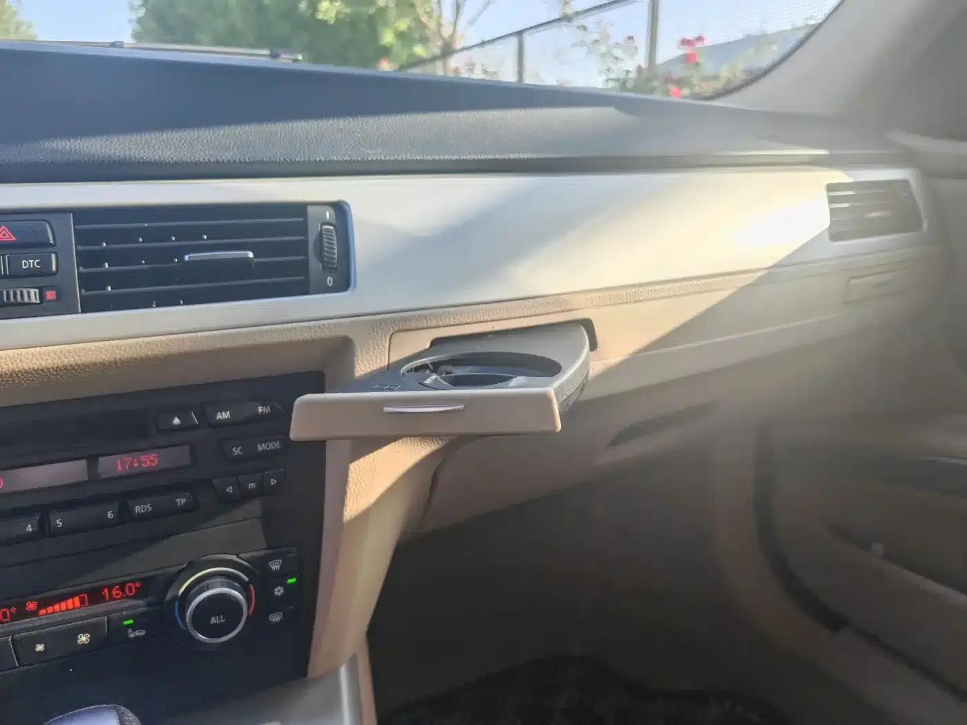 BMW 3 Series 2011 318i Leading Edition — миниатюра 9