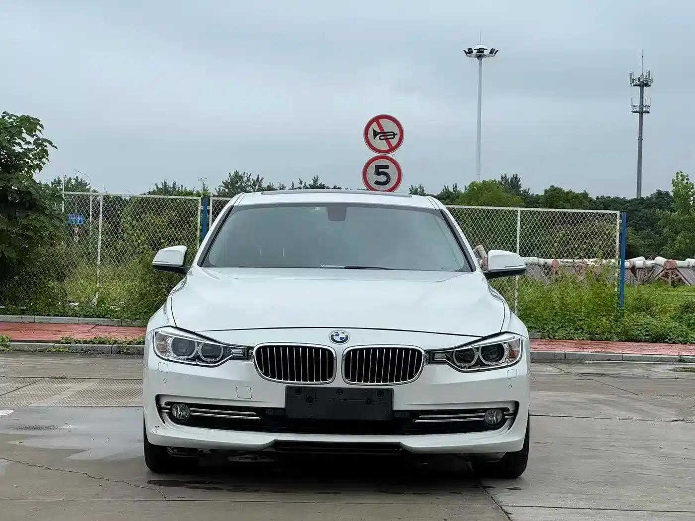 2015 BMW 3 Series 320Li Luxury Design Package — миниатюра 2