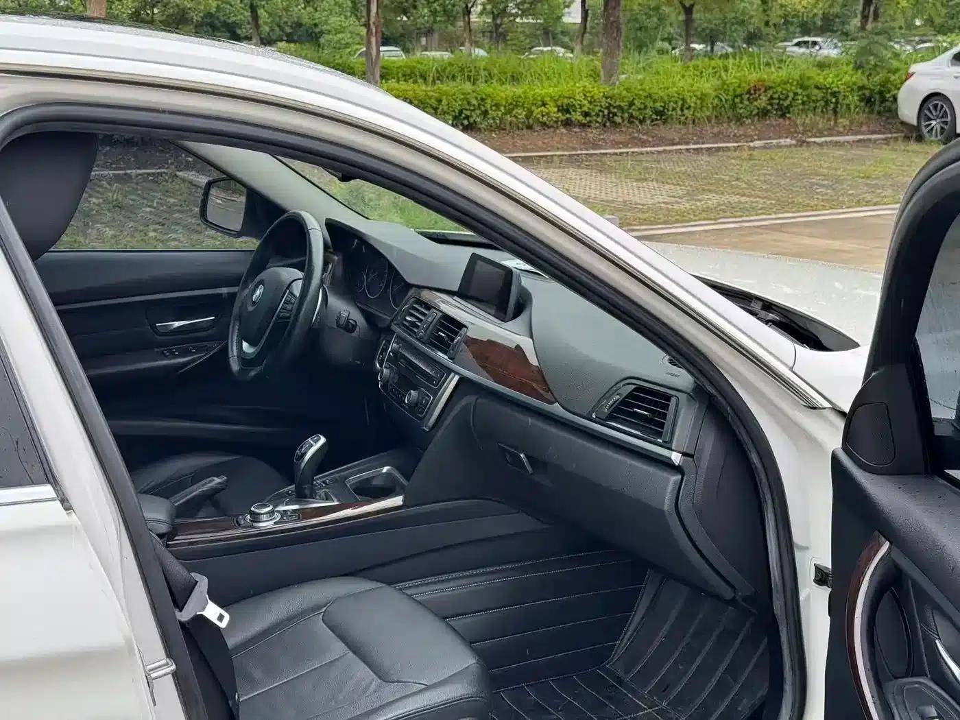 2015 BMW 3 Series 320Li Luxury Design Package — миниатюра 16