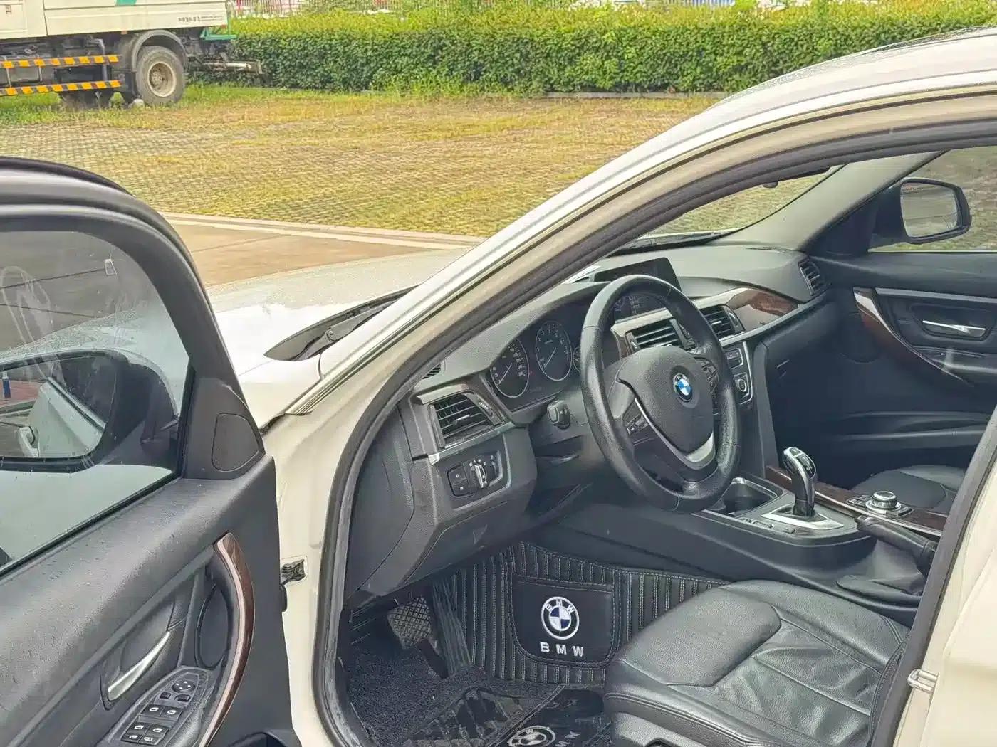 2015 BMW 3 Series 320Li Luxury Design Package — миниатюра 9