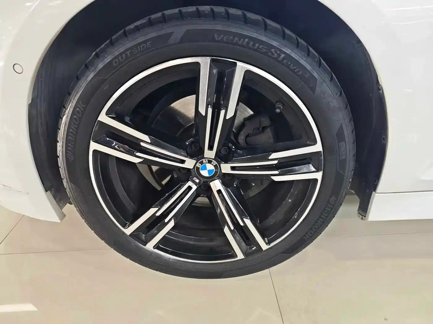2023 BMW 3 Series 325i M Sport Package — миниатюра 9