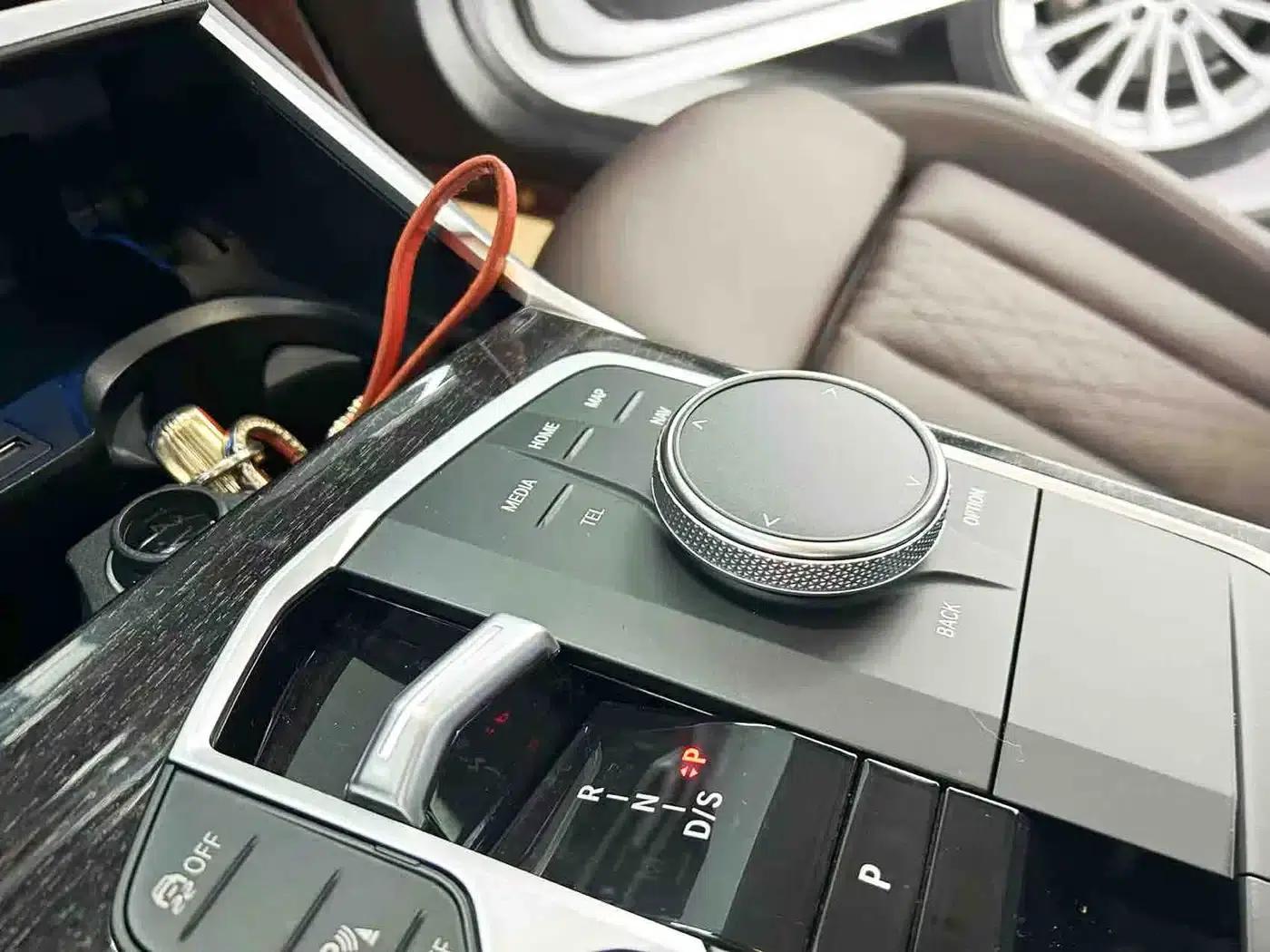 2023 BMW 3 Series 325Li M Sport Package — миниатюра 11