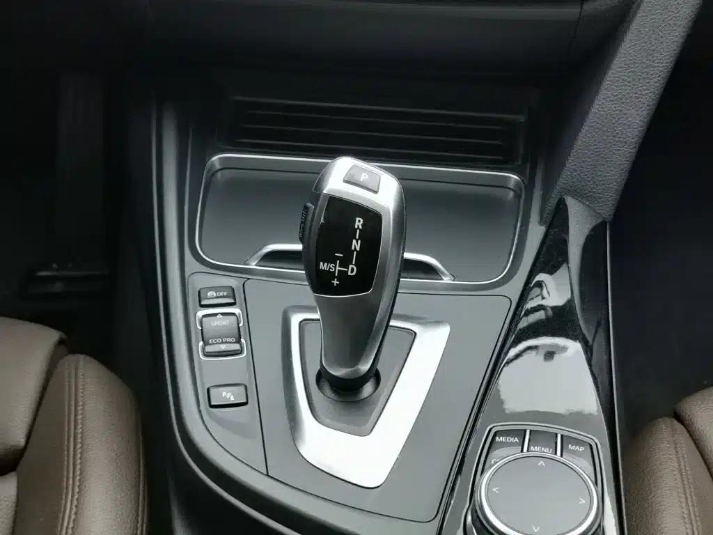 BMW 3 Series 2019 320Li Fashion Edition — миниатюра 13