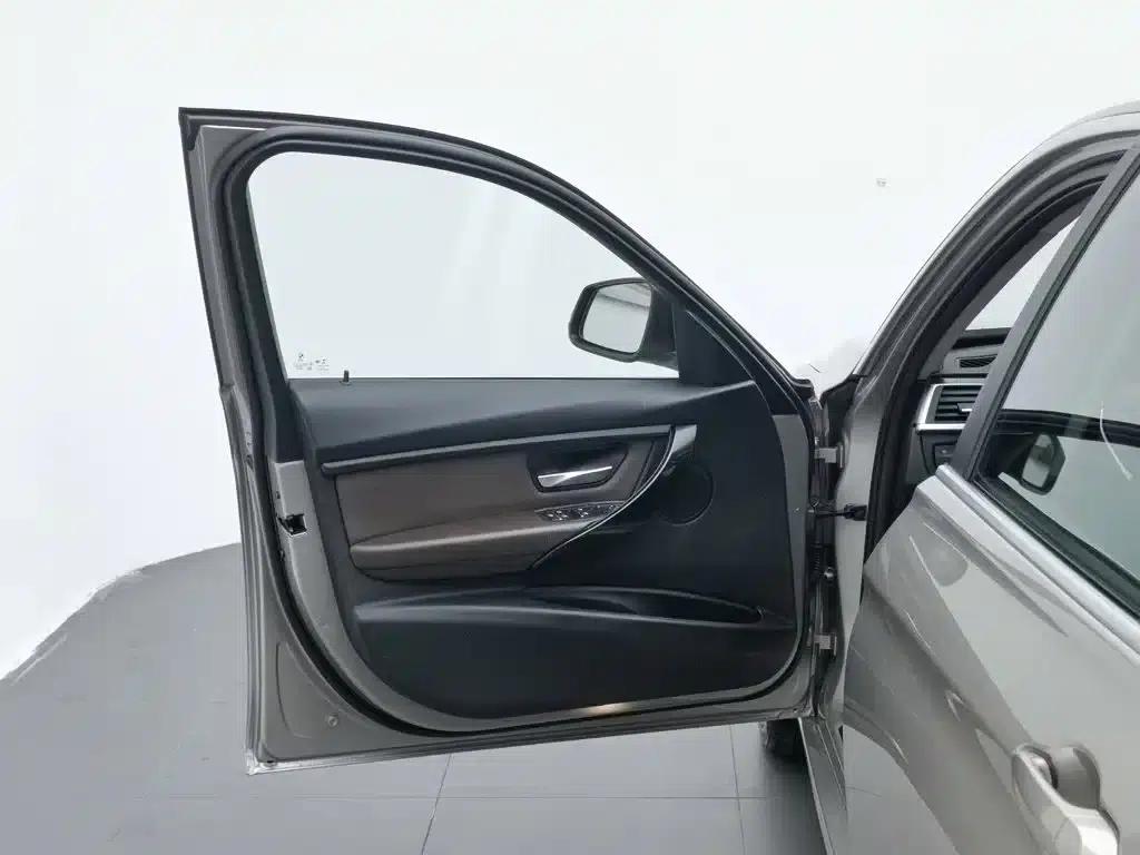 BMW 3 Series 2019 320Li Fashion Edition — миниатюра 8
