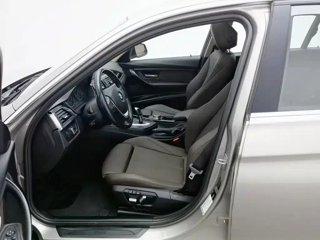 BMW 3 Series 2019 320Li Fashion Edition — миниатюра 10