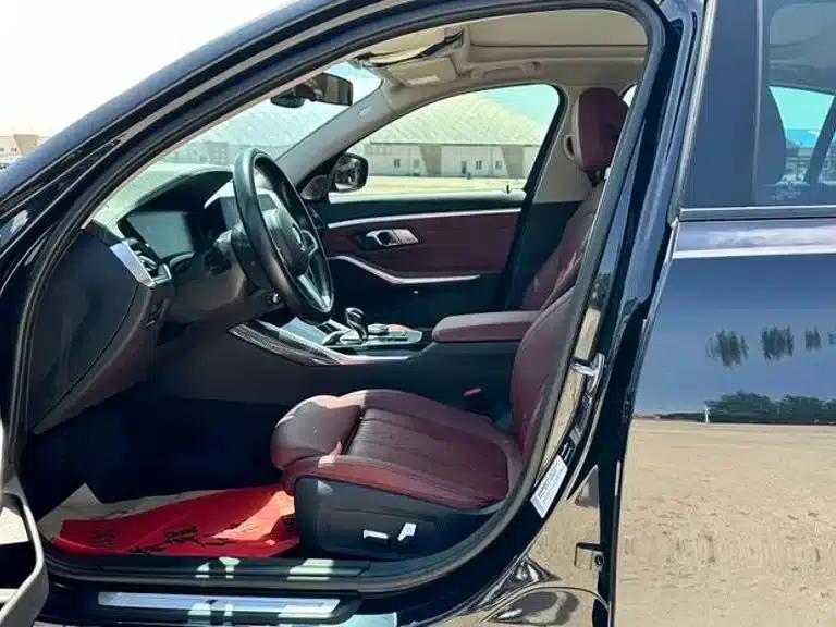 2022 BMW 3 Series 320Li M Sport Package — миниатюра 7