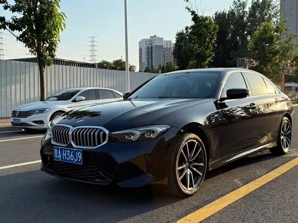 2023 BMW 3 Series 320Li M Sport Package — миниатюра 1