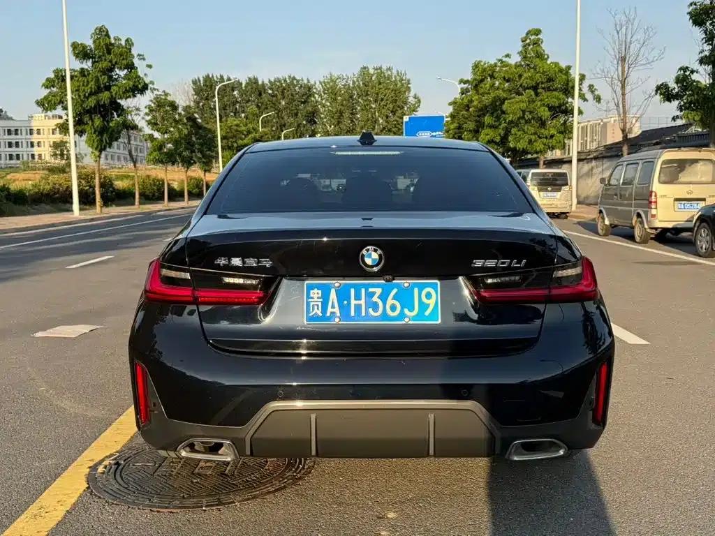 2023 BMW 3 Series 320Li M Sport Package — миниатюра 12