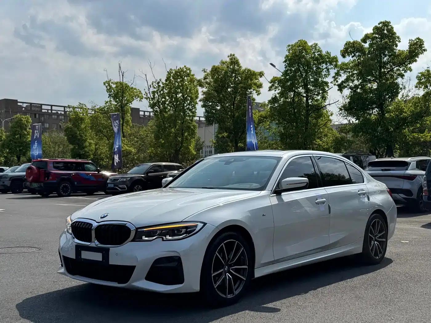 2022 BMW 3 Series 325Li M Sport Package — миниатюра 1
