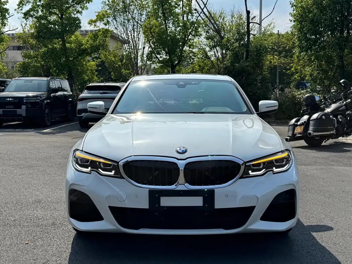 2022 BMW 3 Series 325Li M Sport Package — миниатюра 2