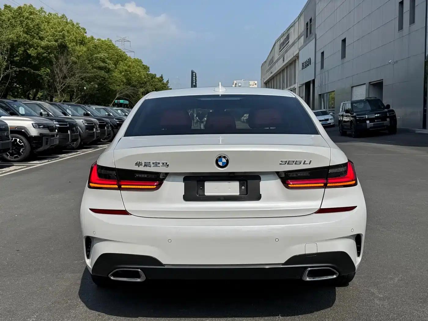 2022 BMW 3 Series 325Li M Sport Package — миниатюра 19