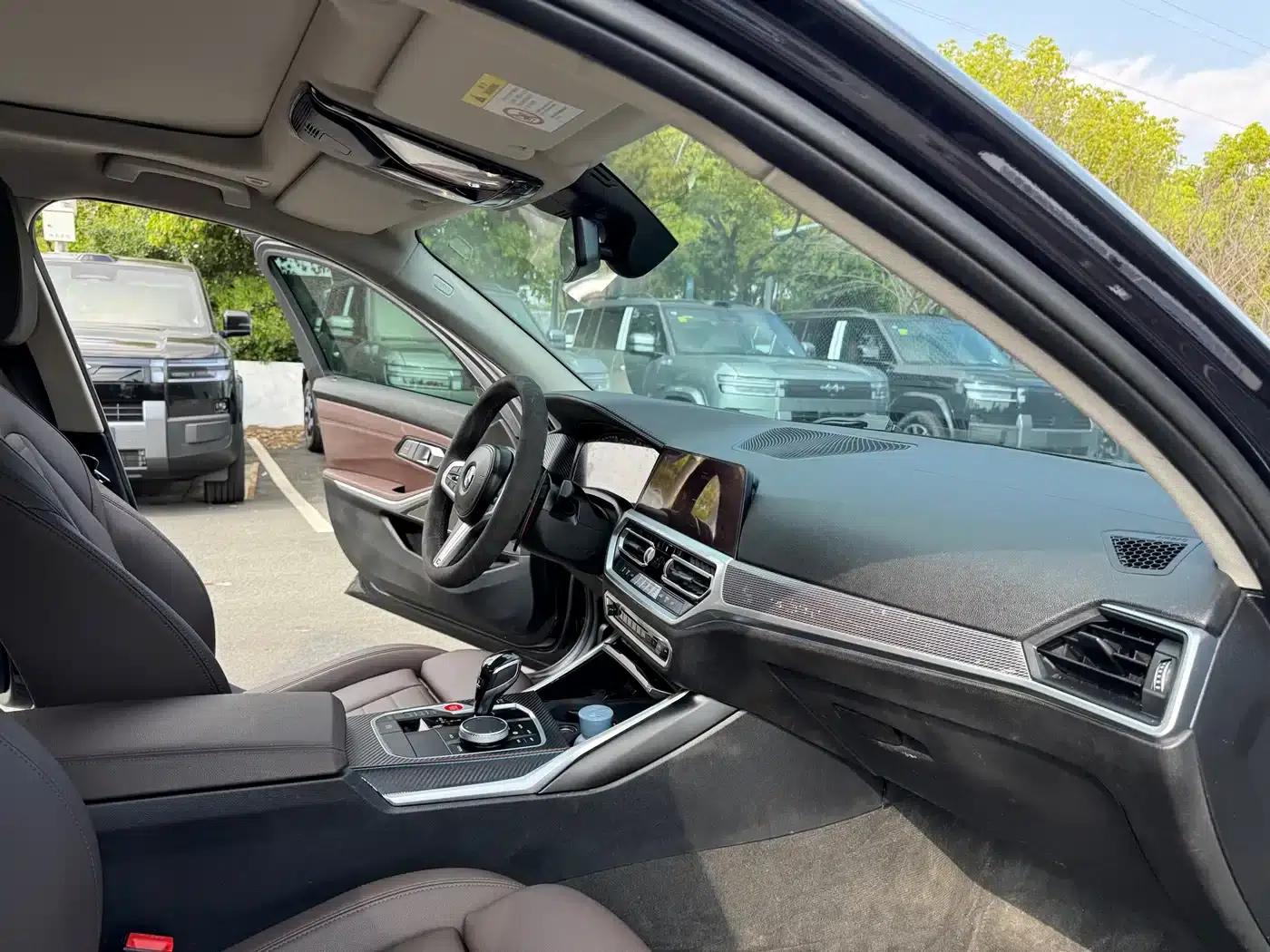 2020 BMW 3 Series 330i M Sport Shadow Edition — миниатюра 15
