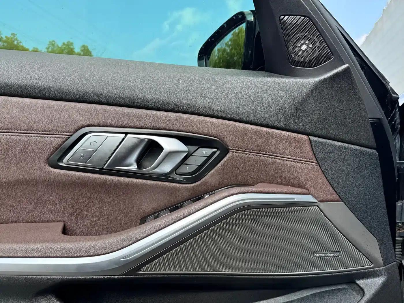 2020 BMW 3 Series 330i M Sport Shadow Edition — миниатюра 6
