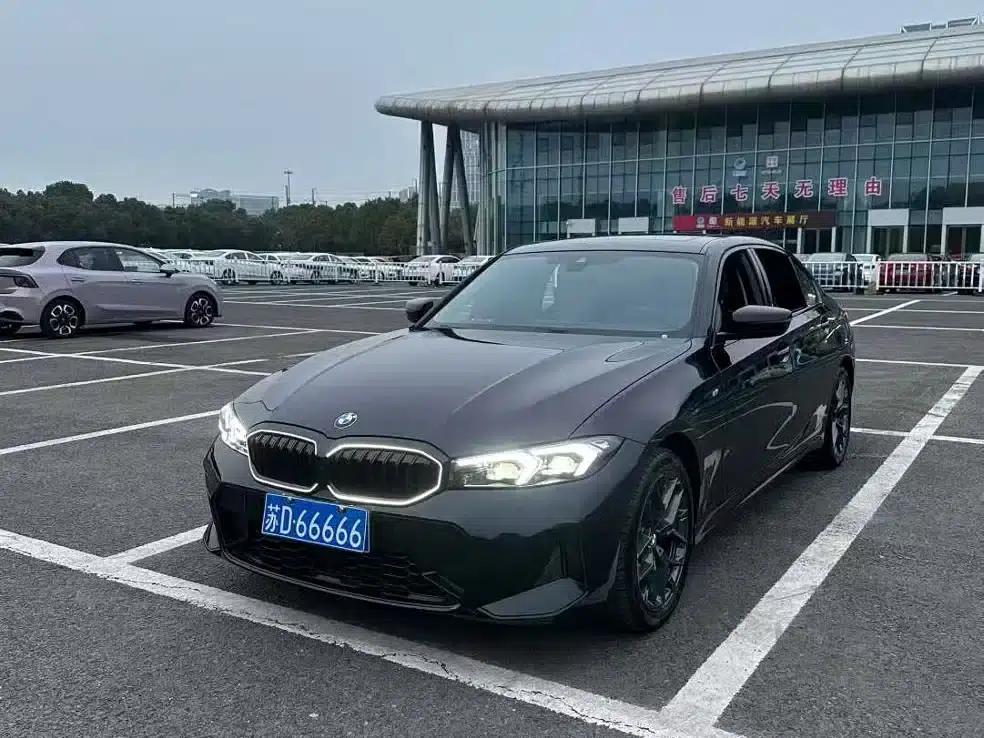 2025 BMW 3 Series 330Li M Sport Shadow Edition — миниатюра 1