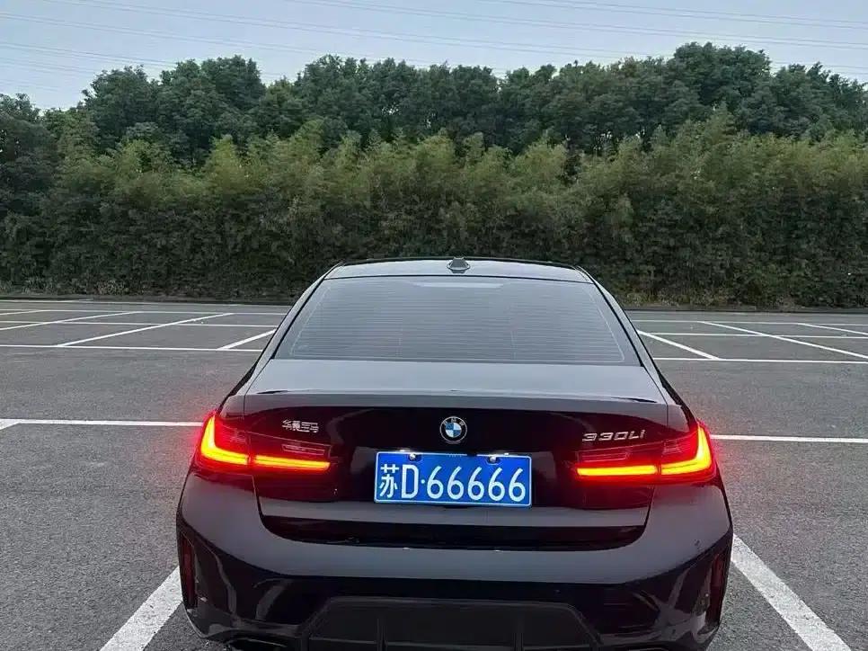 2025 BMW 3 Series 330Li M Sport Shadow Edition — миниатюра 8