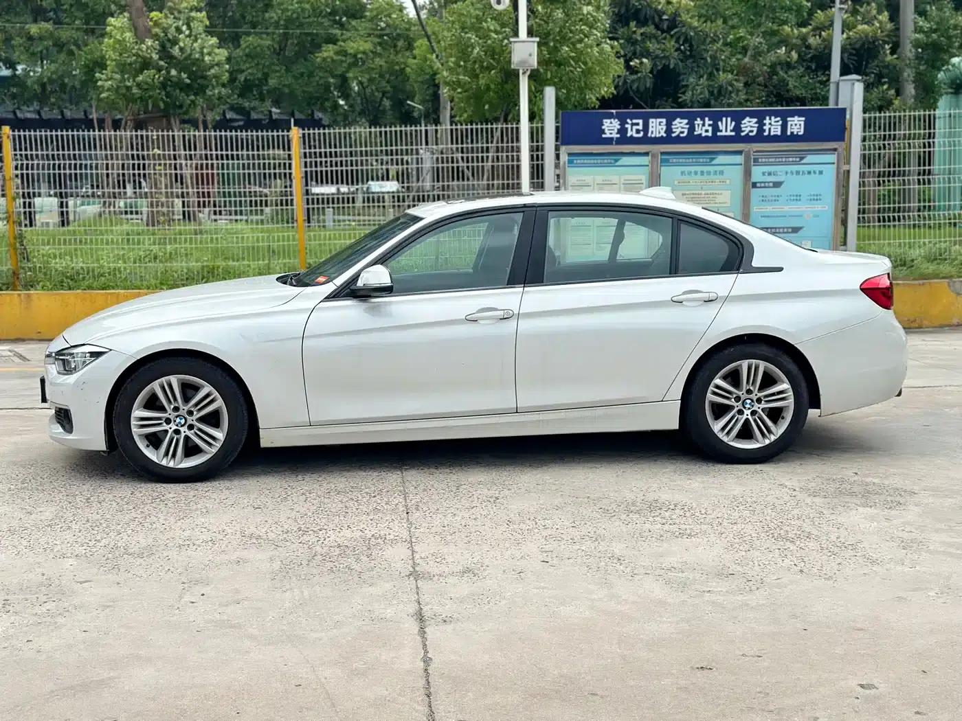 2017 BMW 3 Series 320Li Fashion Edition — миниатюра 4