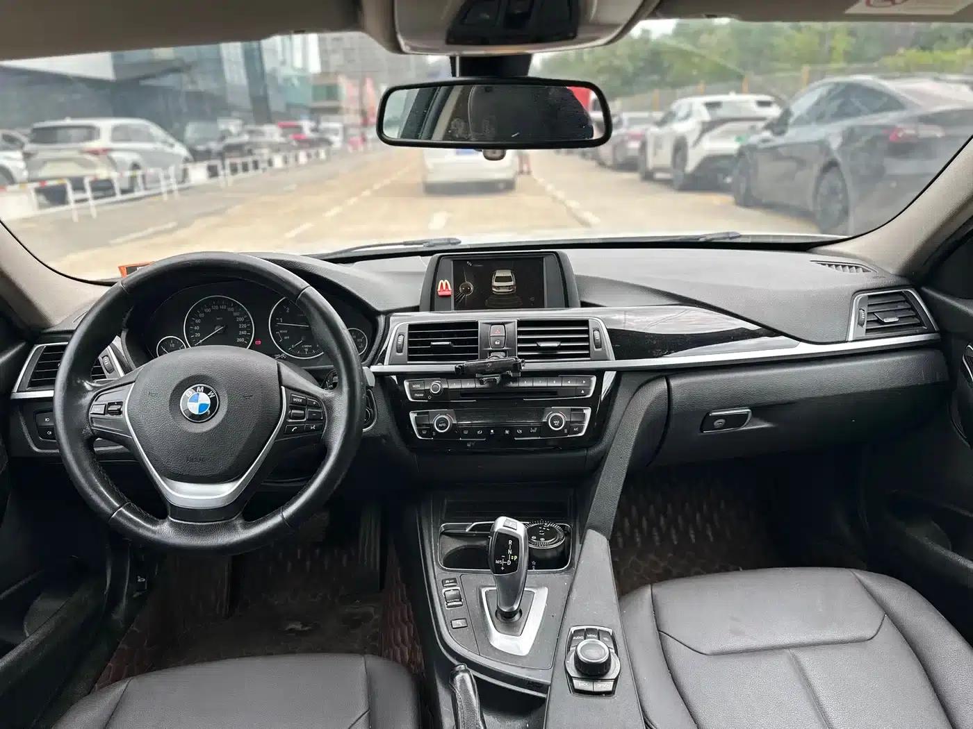 2017 BMW 3 Series 320Li Fashion Edition — миниатюра 6