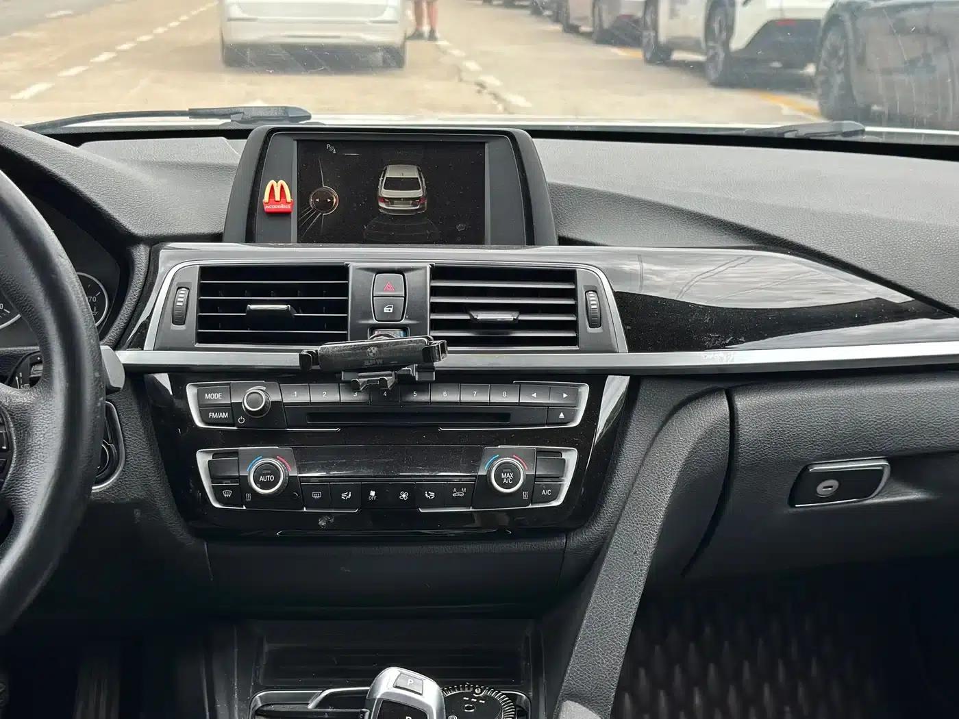 2017 BMW 3 Series 320Li Fashion Edition — миниатюра 7