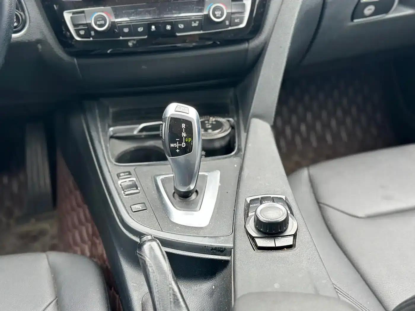 2017 BMW 3 Series 320Li Fashion Edition — миниатюра 8