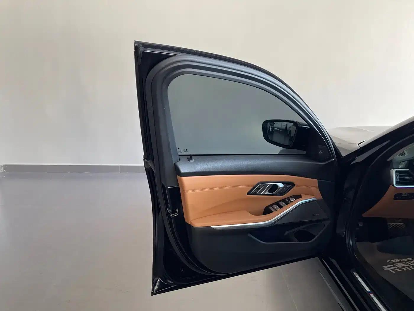 2020 BMW 3 Series 325Li M Sport Shadow Edition — миниатюра 13