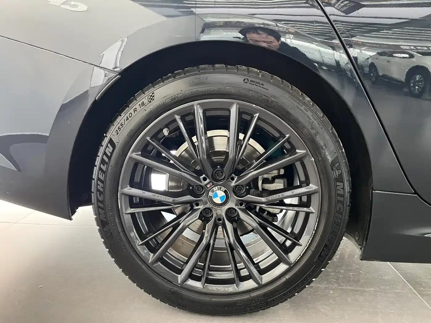 2020 BMW 3 Series 325Li M Sport Shadow Edition — миниатюра 10