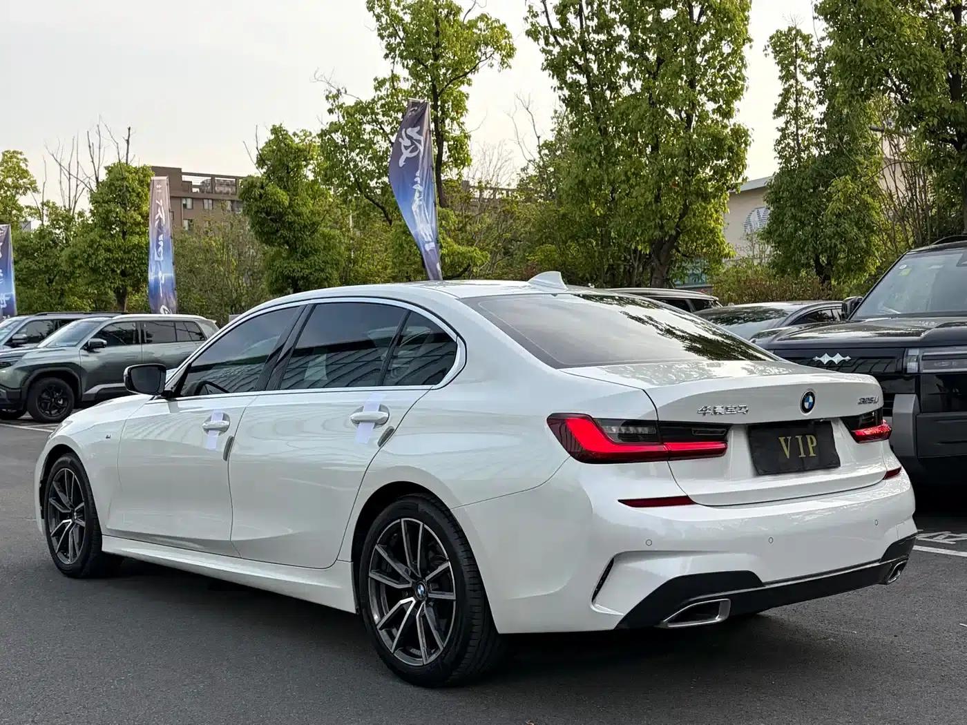 2022 BMW 3 Series 325Li M Sport Package — миниатюра 16