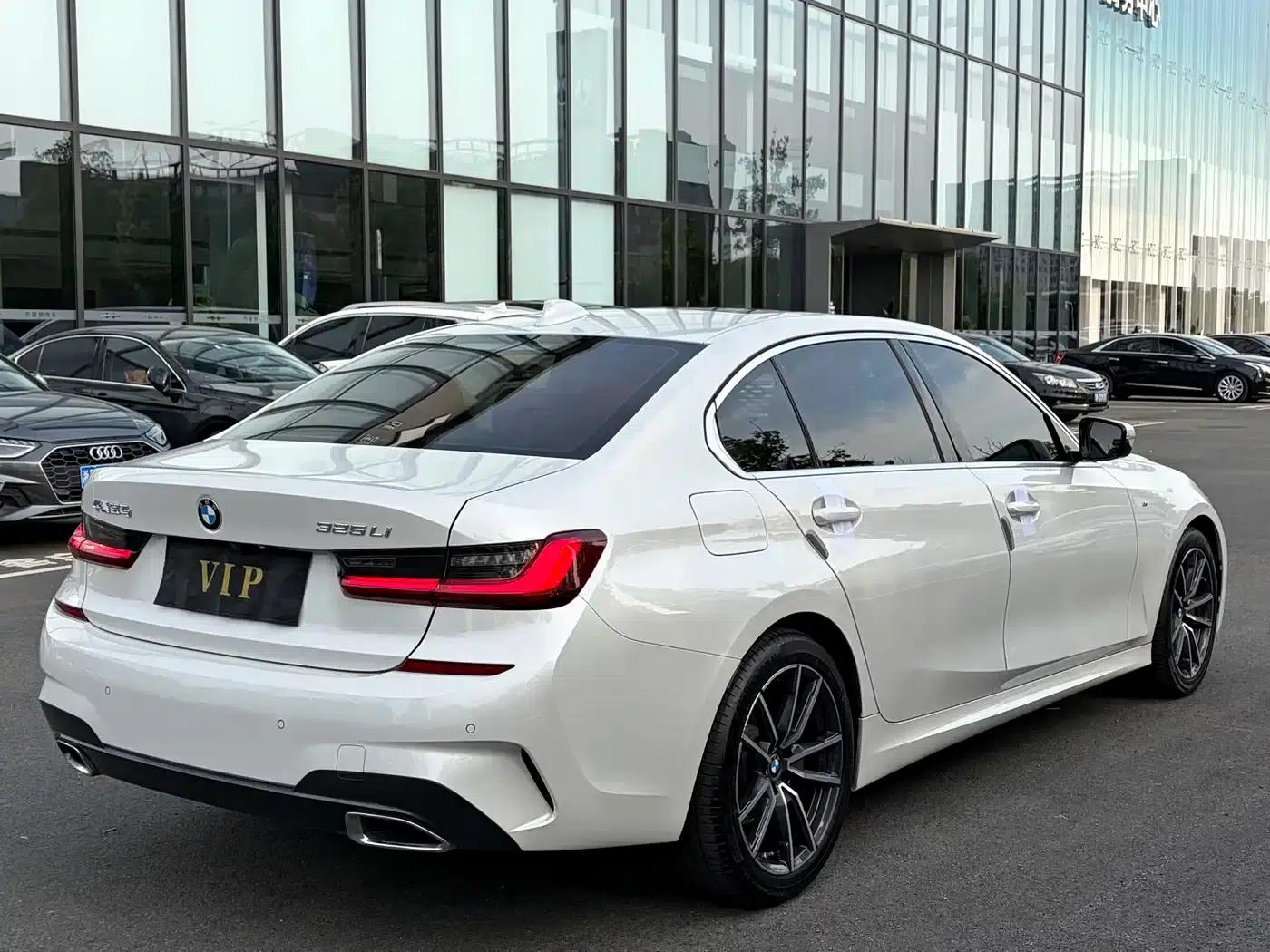 2022 BMW 3 Series 325Li M Sport Package — миниатюра 18