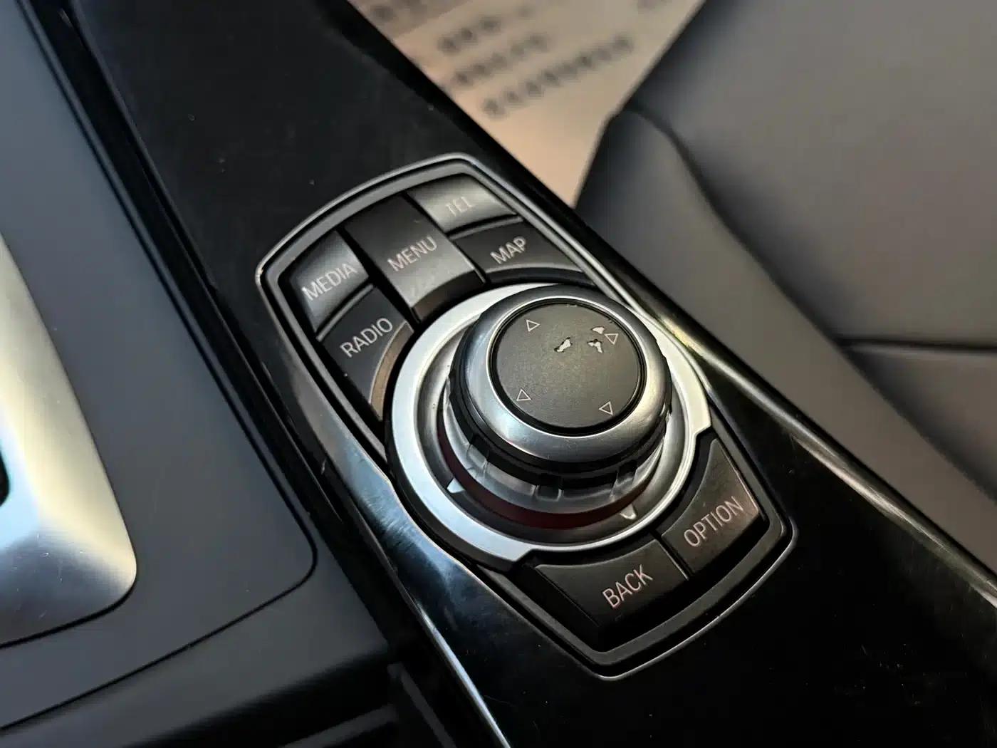 2017 BMW 3 Series 320Li M Sport — миниатюра 10