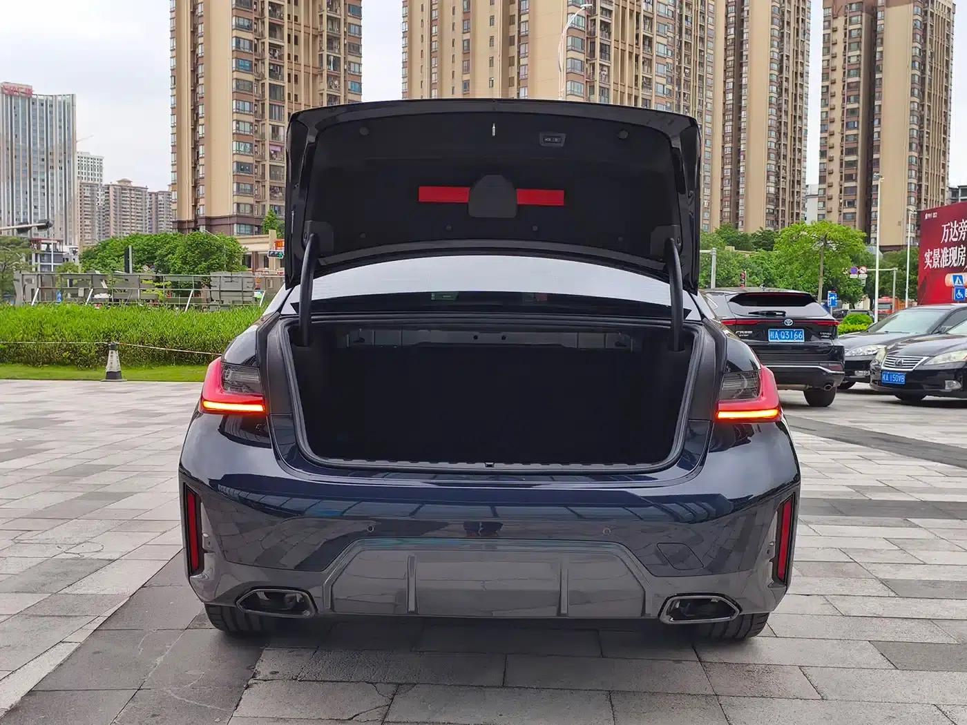 2024 BMW 3 Series 325Li M Sport Shadow Edition — миниатюра 8