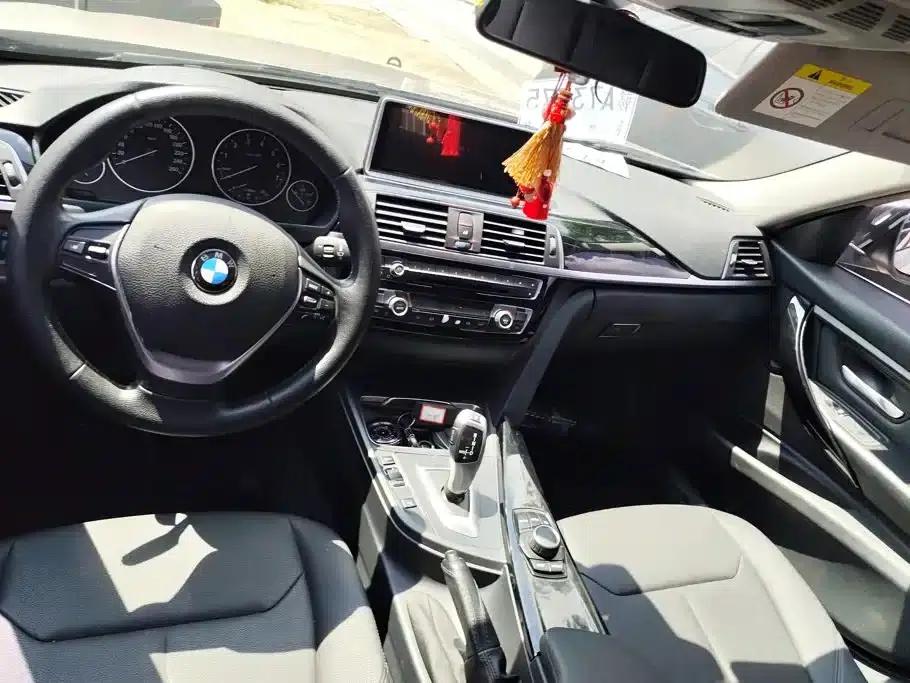 2017 BMW 3 Series 320Li Fashion Edition — миниатюра 12