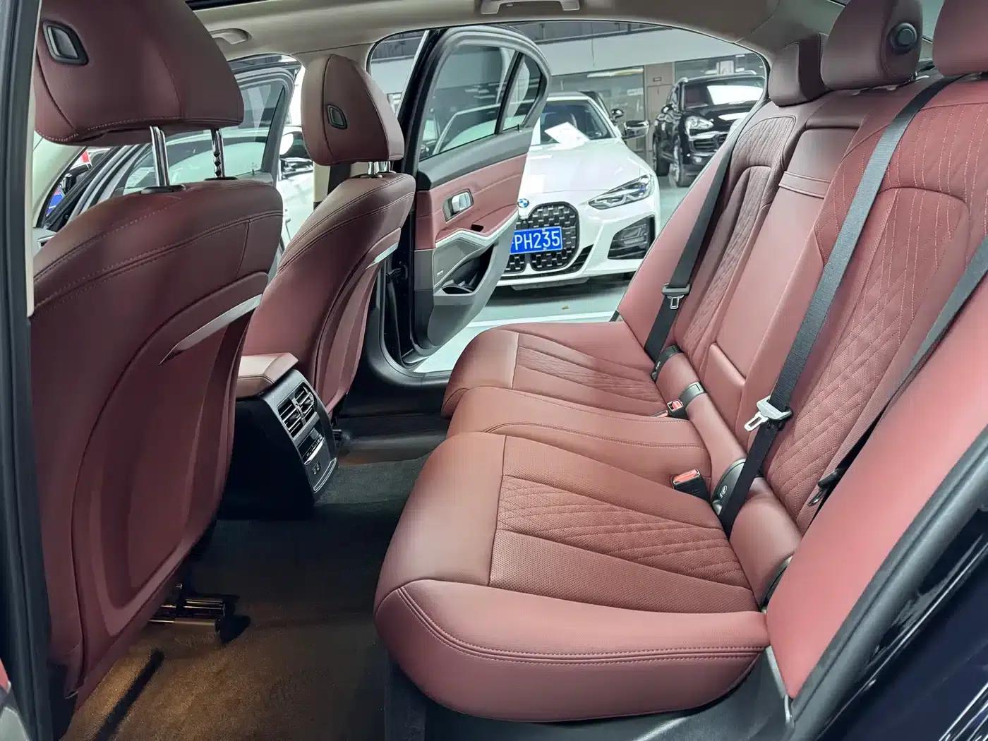 2023 BMW 3 Series 325Li M Sport Shadow Edition — миниатюра 15