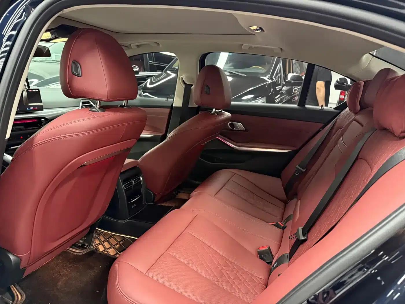 2025 BMW 3 Series 325i M Sport Package — миниатюра 11