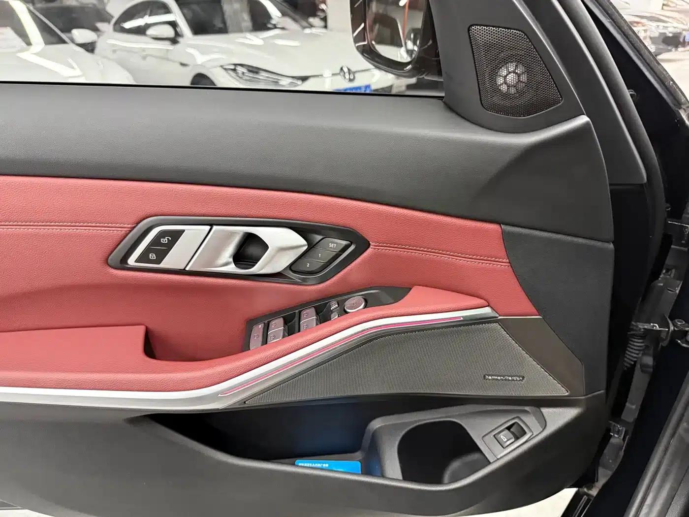2025 BMW 3 Series 325i M Sport Package — миниатюра 9