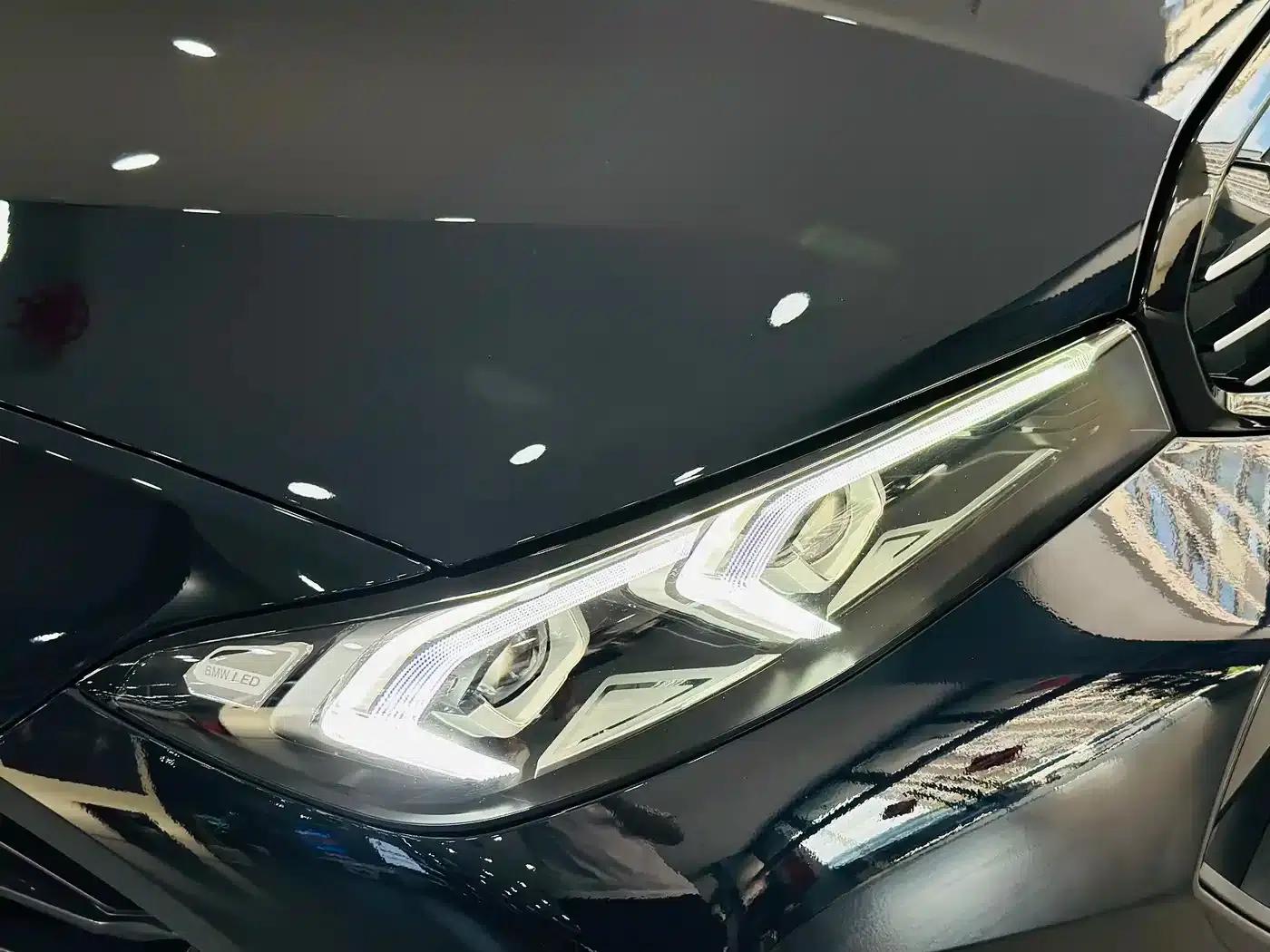 2023 BMW 3 Series 325i M Sport Shadow Edition — миниатюра 11