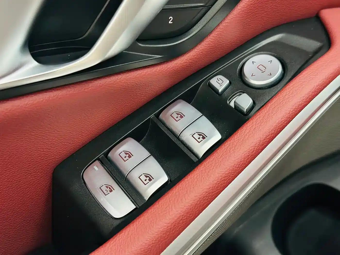 2023 BMW 3 Series 325i M Sport Shadow Edition — миниатюра 16
