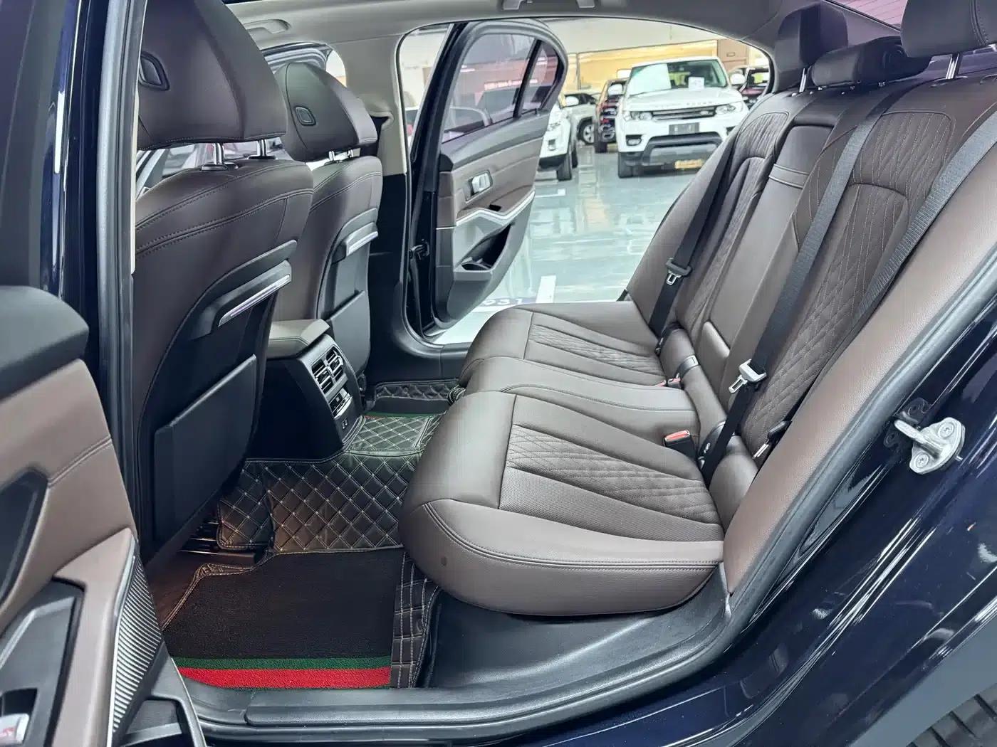 2022 BMW 3 Series 325Li M Sport Package — миниатюра 16