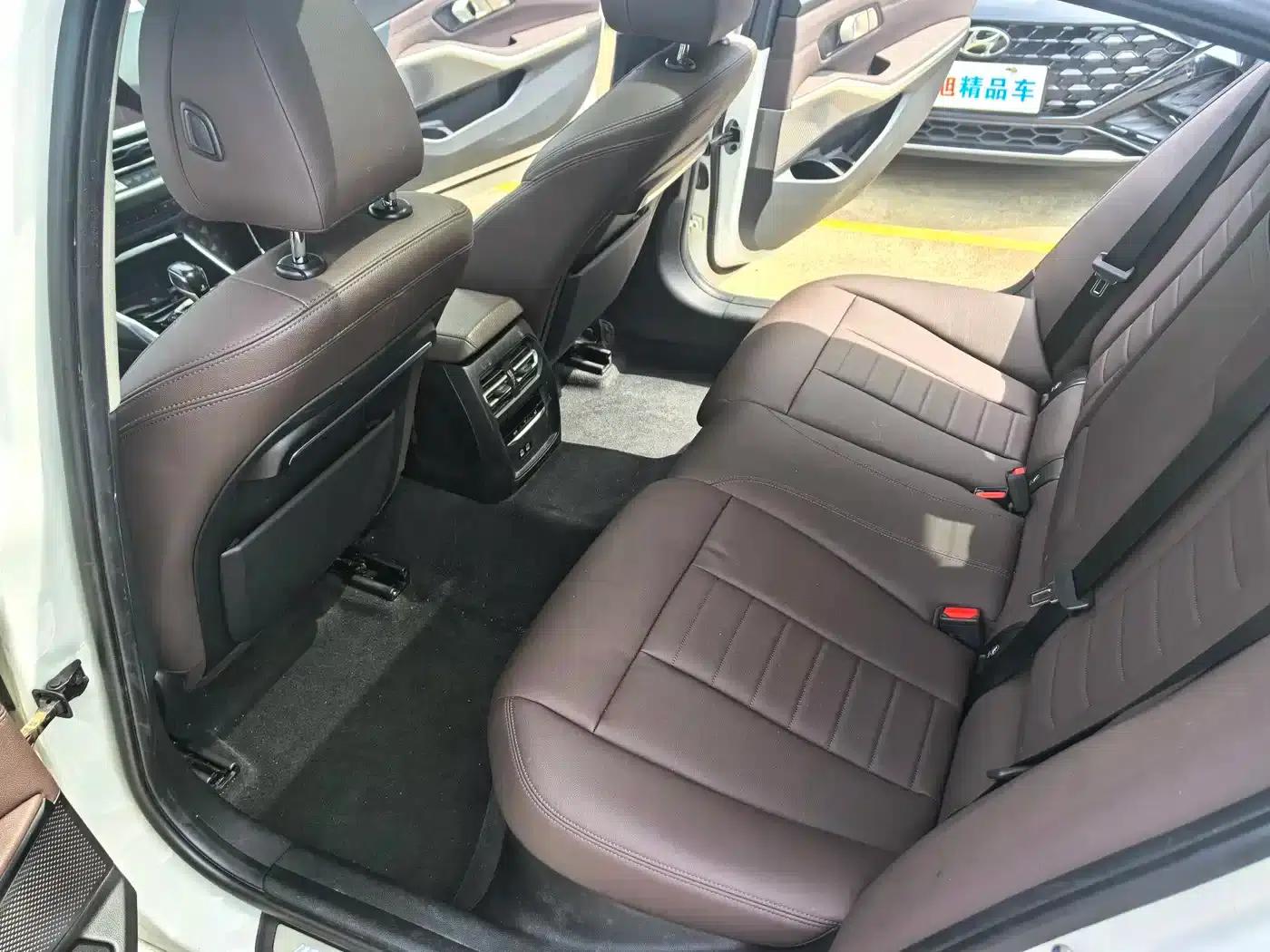 2020 BMW 3 Series 320Li M Sport Package — миниатюра 11