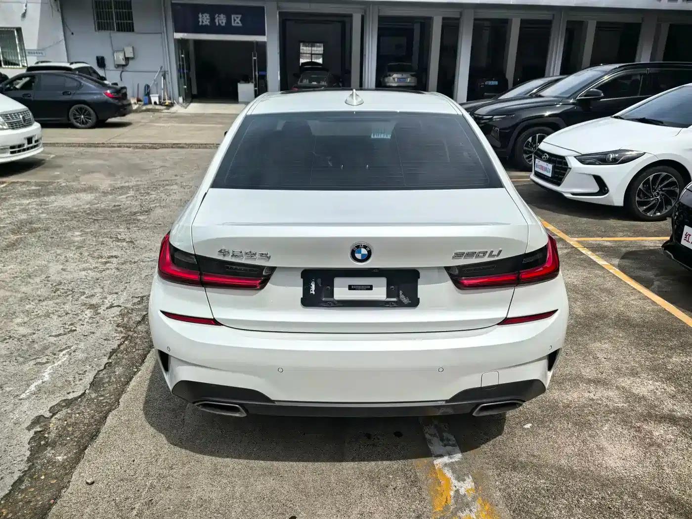2020 BMW 3 Series 320Li M Sport Package — миниатюра 13