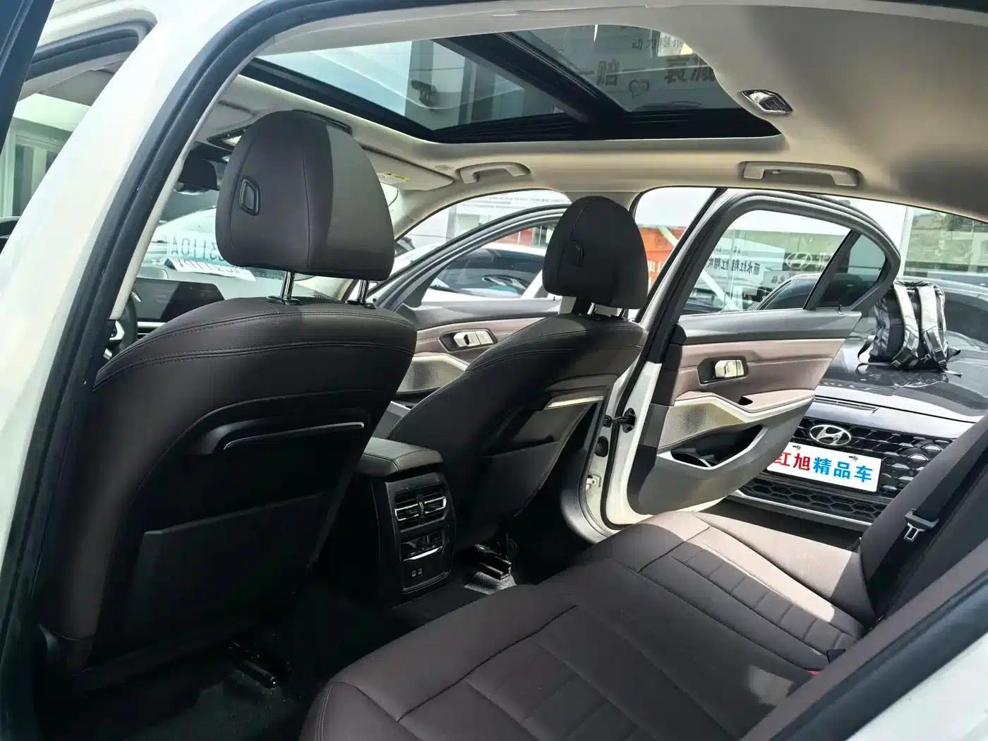 2020 BMW 3 Series 320Li M Sport Package — миниатюра 10