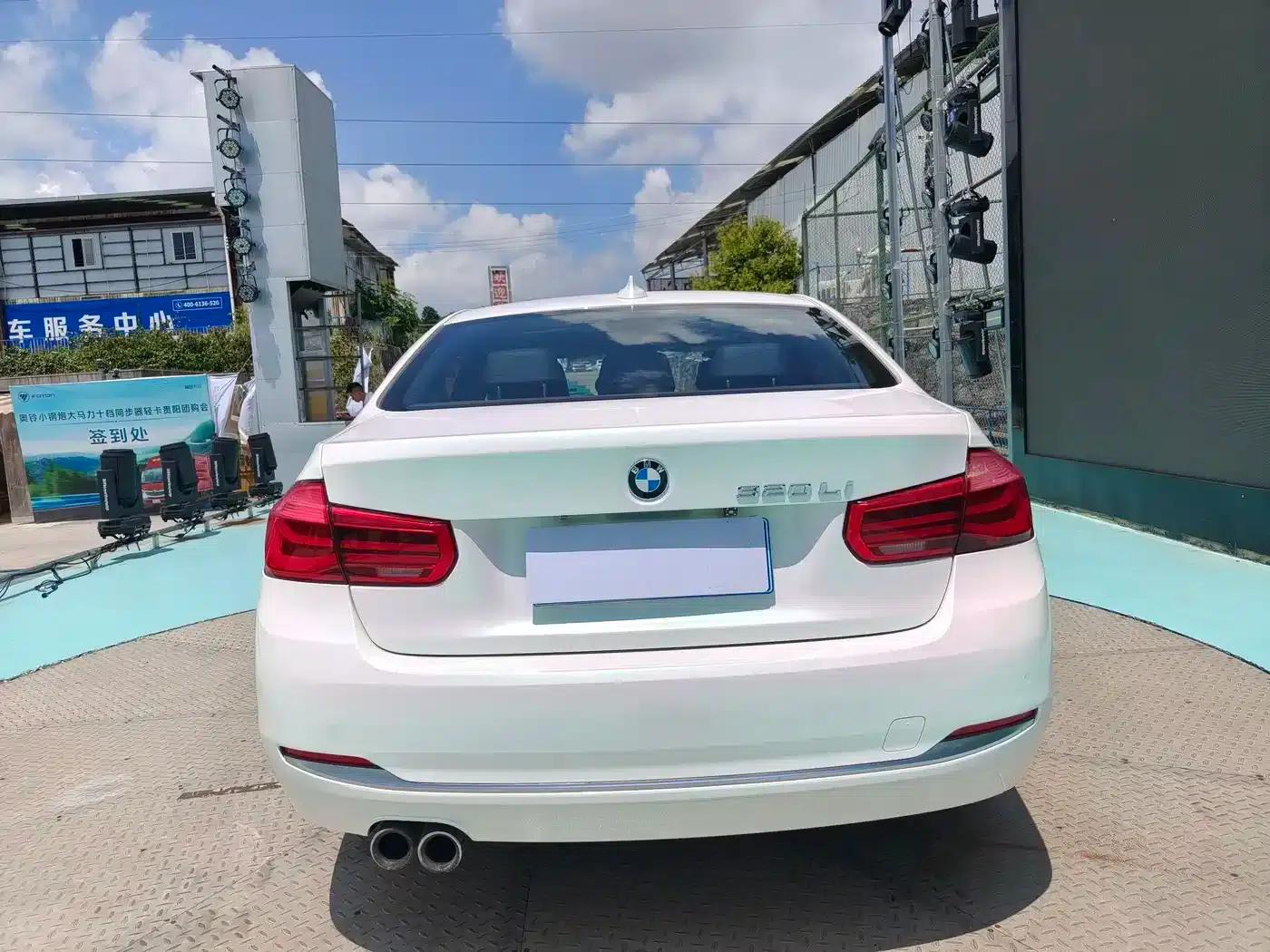 BMW 3 Series 2019 320Li Fashion Edition — миниатюра 15