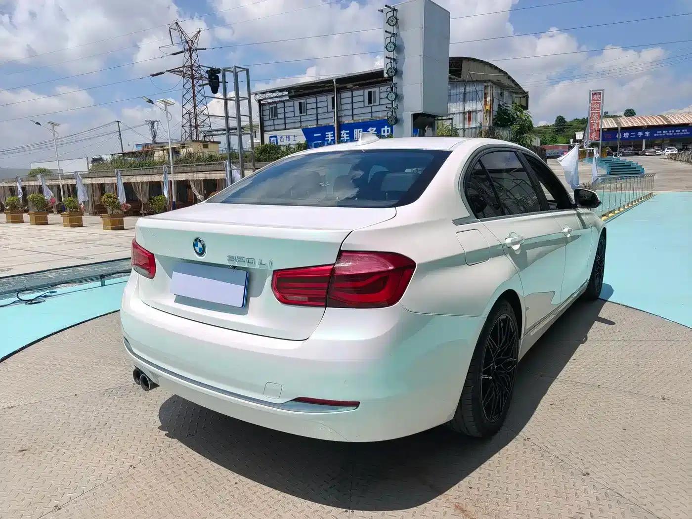 BMW 3 Series 2019 320Li Fashion Edition — миниатюра 16