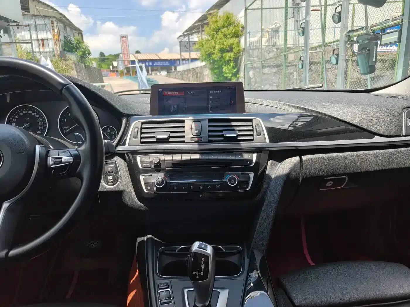 BMW 3 Series 2019 320Li Fashion Edition — миниатюра 10