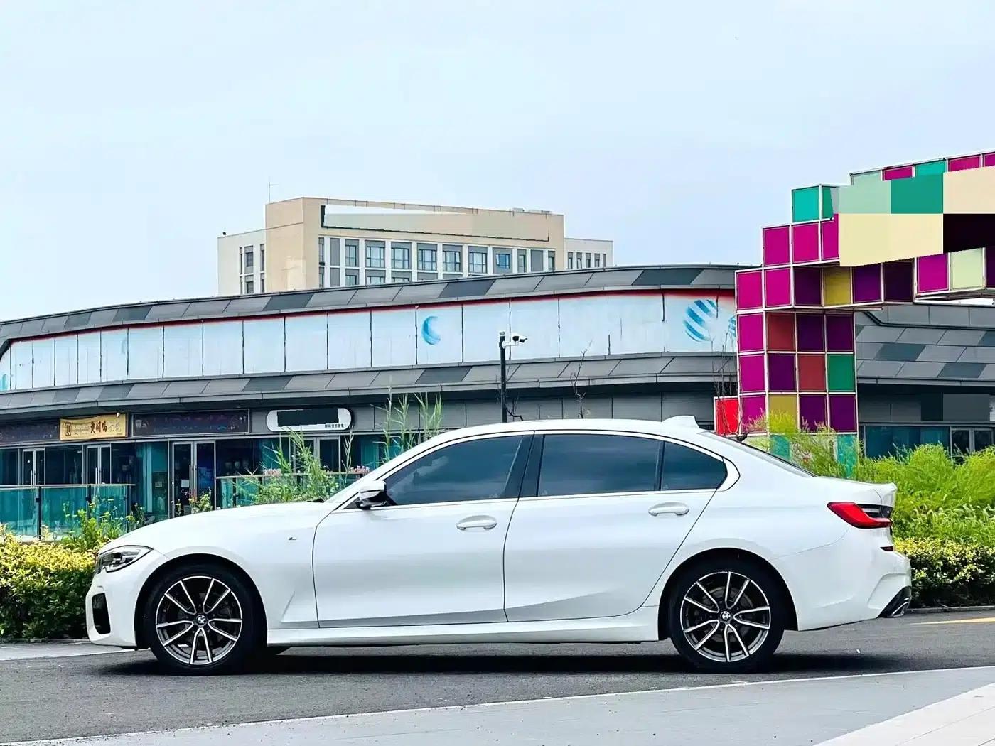 2023 BMW 3 Series 320Li M Sport Package — миниатюра 2