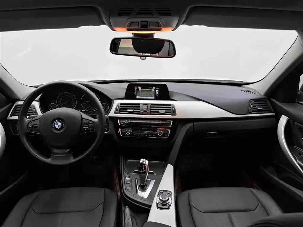 2016 BMW 3 Series 320i Fashion Edition — миниатюра 11
