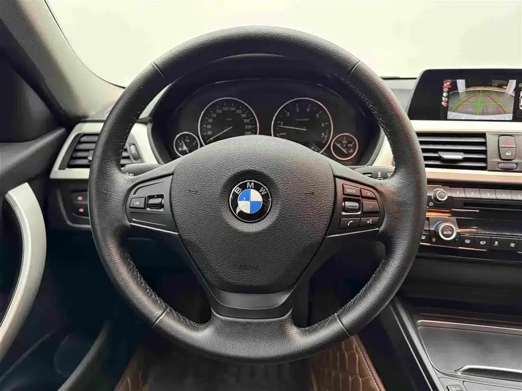 2016 BMW 3 Series 320i Fashion Edition — миниатюра 12