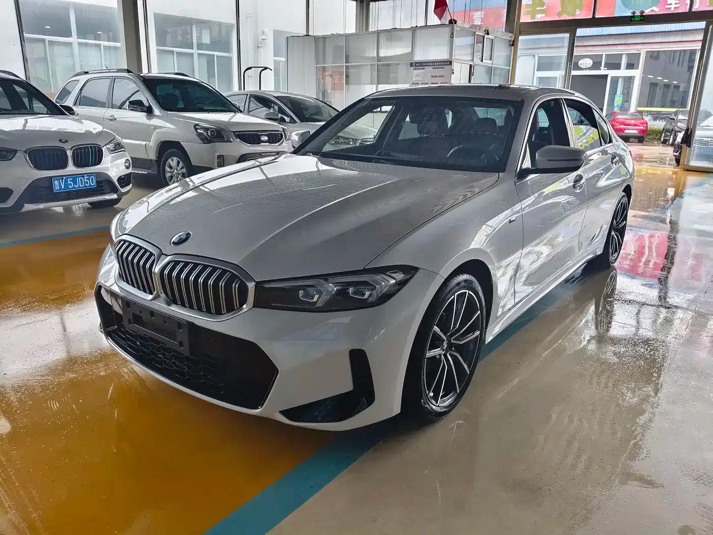 2023 BMW 3 Series 320Li M Sport Package — миниатюра 1
